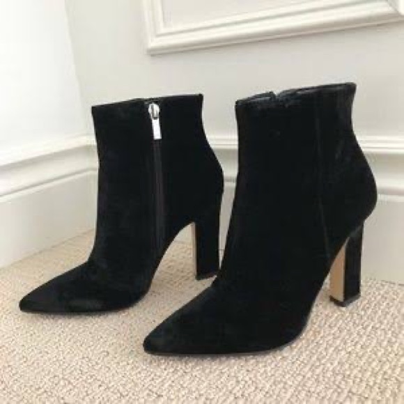 Black velvet booties with triangle heels - Picture 3 of 4